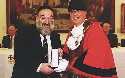 Ezriel Salomon MBE received the Freedom of the Borough in 2011 (Credit: Gateshead Council)