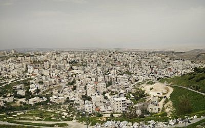 Isawiya neighbourhood from Hebrew University of Jerusalem at mount scopus  (Wikipedia/ Hidro)