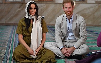 The Duke and Duchess of Sussex during a visit to Auwal Mosque, the oldest mosque in South Africa, on day two of their tour of Africa.   Photo credit: Tim Rooke/PA Wire