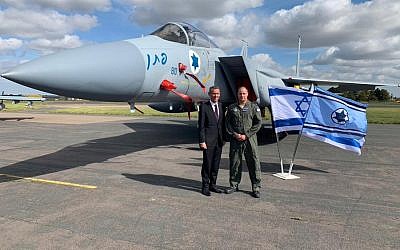 Israeli envoy Mark Regev with Brigadier General Ein Dar, Israeli Air Force Head of Training and Doctrine.