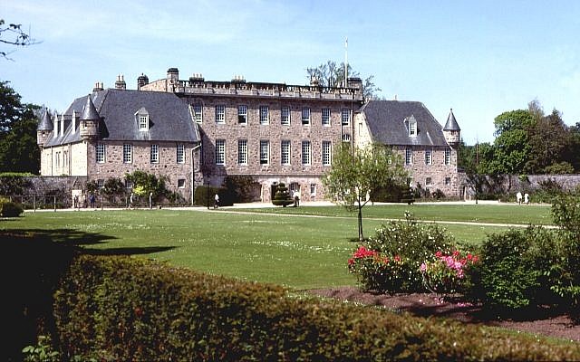 Gordonstoun School in Moray (Credit: Anne Burgess, CC BY-SA 2.0, www.commons.wikimedia.org/w/index.php?curid=328814)
