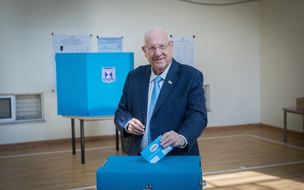 President Reuven Rivlin casts his ballot at a voting station in Jerusalem, during the Knesset Elections, on September 17, 2019. Photo by: JINIPIX