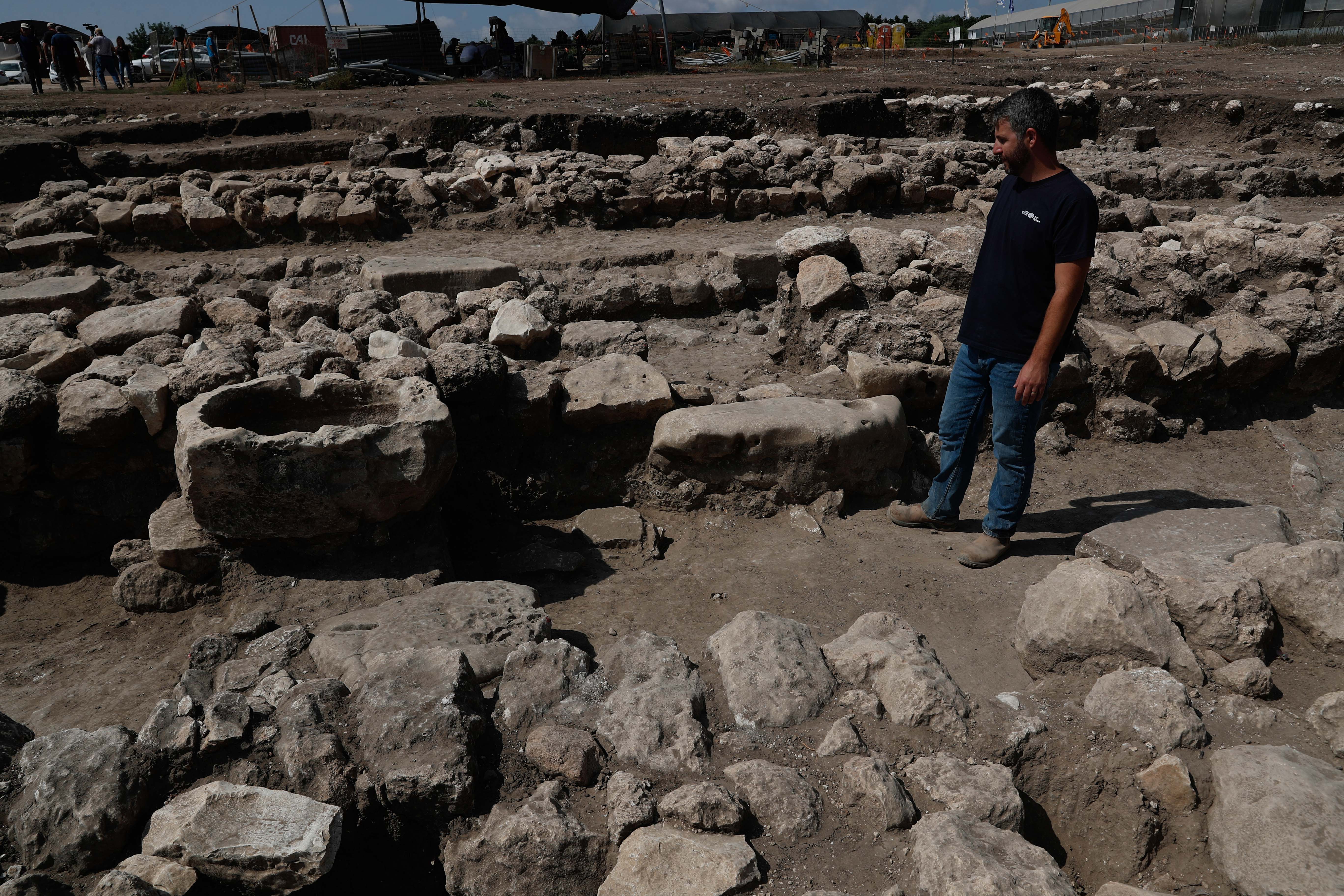 Israeli archaeologists work at the ancient site of En Esur (Ein Asawir) where a 5000-year-old city was uncovered, near the Israeli town of Harish on October 06, 2019.. Photo by: JINIPIX