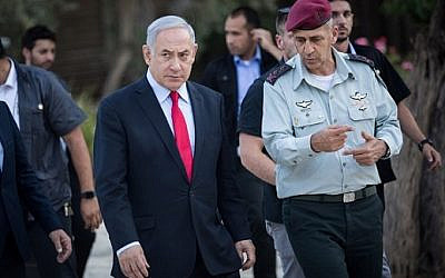 Benjamin Netanyahu with IDF chief staff Aviv Kochavi