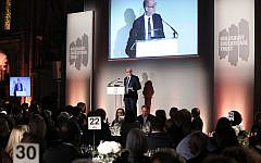 Nick Robinson speaking at the HET dinner. Nick Robinson speaking at the HET dinner.