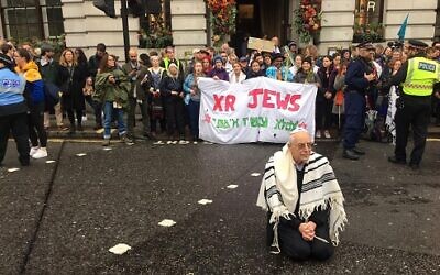Rabbi Jeffrey Newman before his arrest
Protest in The City, London
Extinction Rebellion’s October Rebellion, London, 2019
Photo by XR