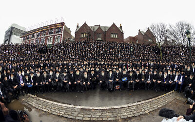 Thousands of rabbis gather in Brooklyn (Credit: Chabad)