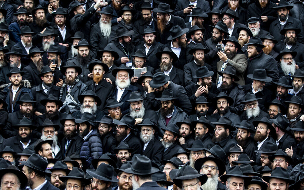Thousands of rabbis gather in Brooklyn (Credit: Chabad)