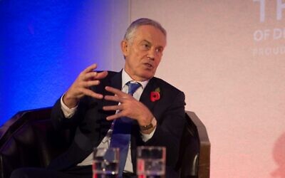 Tony Blair speaking at the Board of Deputies dinner, in conversation with Natasha Kaplinsky (Credit: Sam Pearce)