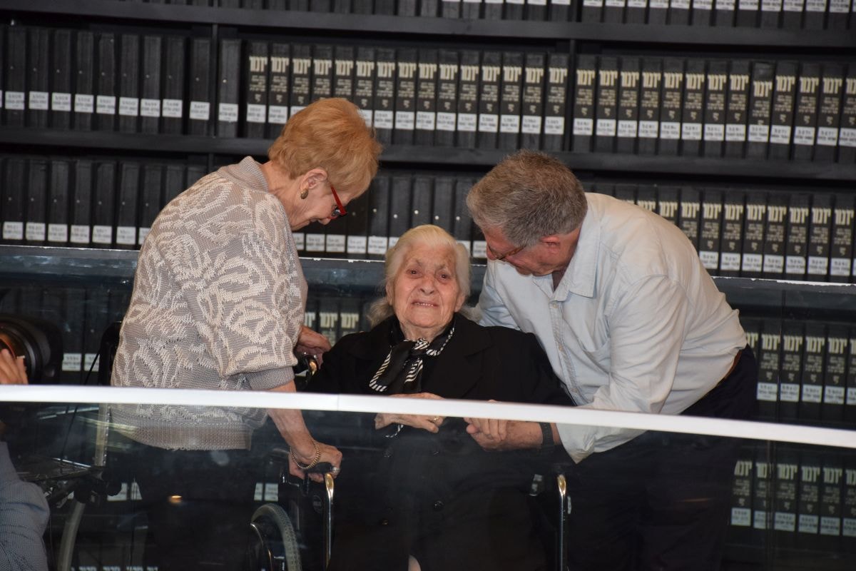 Holocaust survivors Sarah Yanai and Yossi Mor reunite at Yad Vashem with Melpomeni Dina, one of their wartime rescuers who was recognized by Yad Vashem as Righteous Among the Nations (Credit: Yad Vashem)