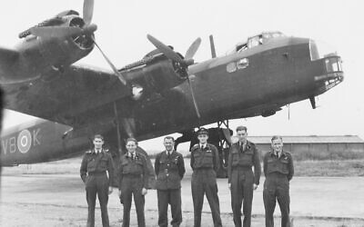 Halsey Roscorla  (third right, wearing cap) with his RAF crew