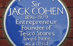 Blue plaque commemorating Sir Jack Cohen (Credit: Spudgun67, Wikimedia Commons)