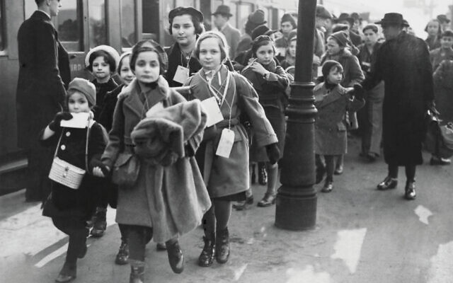 Jewish refugees arriving from Germany in February 1939
