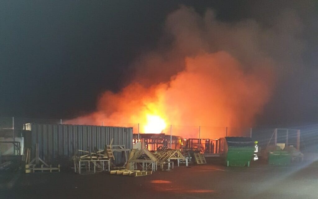 A huge blaze broke out at a Jewish school in Canvey Island, Essex. Credit: Relaxing Room
