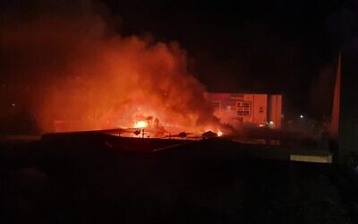 A huge blaze broke out at a Jewish school in Canvey Island, Essex on Sunday night. Credit: Relaxing Room