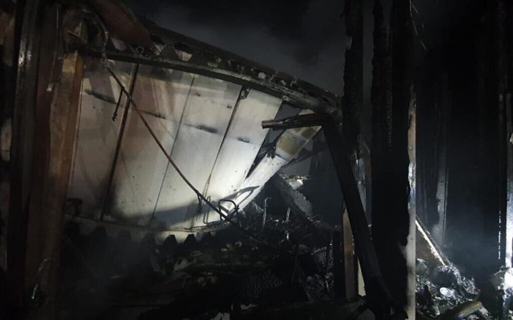 A huge blaze broke out at a Jewish school in Canvey Island, Essex on Sunday night. Credit: Relaxing Room A huge blaze broke out at a Jewish school in Canvey Island, Essex on Sunday night. Credit: Relaxing Room