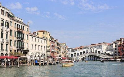 Canal Grande and Rialto Bridge, Venice. (Wikipedia/Martin Falbisoner/https://creativecommons.org/licenses/by-sa/4.0/legalcode )