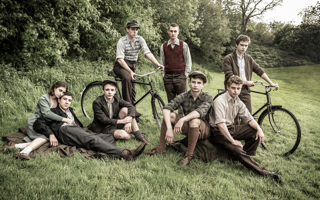 Sala (Anna Maciejewska), Arek (Tomasz Studzinski), Juliusz (Lukasz Zieba), Ike (Kuba Sprenger), Sam (Marek Wrobelewski), Salek (Jakub Jankiewicz), Ben (Pascal Fischer), Chaim (Kacper Swietek)  - (C) Wall to Wall/ZDF - Photographer: Helen Sloan.