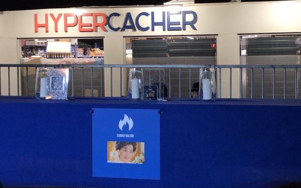Tributes to those murdered at the hyper kasher market.

(Twitter image from @philippemeyer92, president of Bnai Brith France)