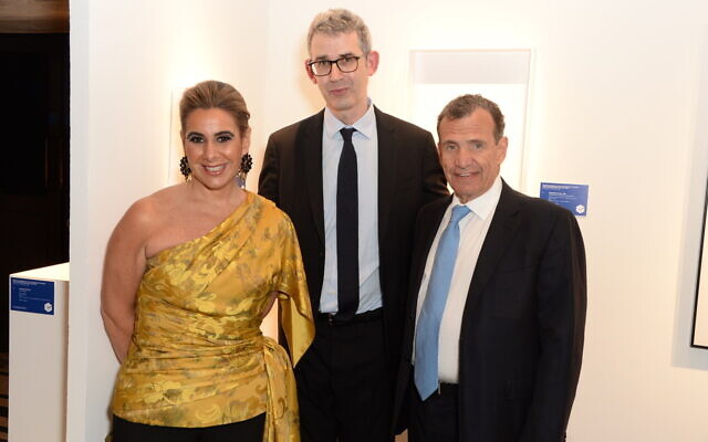 Pictured at the gala are Bfami co-chairs Pamela Crystal and Poju Zabludowicz with guest of honour Edmund de Waal