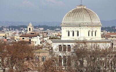 The square dome of the Great Synagogue emerging over Rome's skyline. (Wikipedia/Author	Dguendel/Attribution 3.0 Unported (CC BY 3.0) https://creativecommons.org/licenses/by/3.0/legalcode)