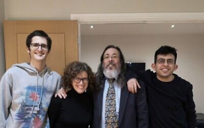 Rabbi Neil Kraft with his family. Picture courtesy of Elie Kraft's social media.