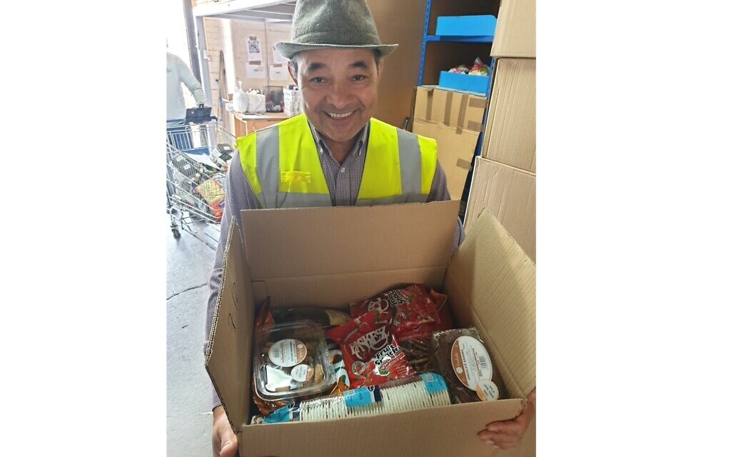 Staff at Sabeny.com. delivering kosher food!