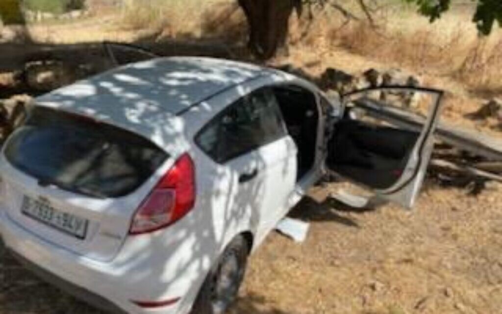 Car involved in the ramming attack north of Ramallah (IDF on Twitter)