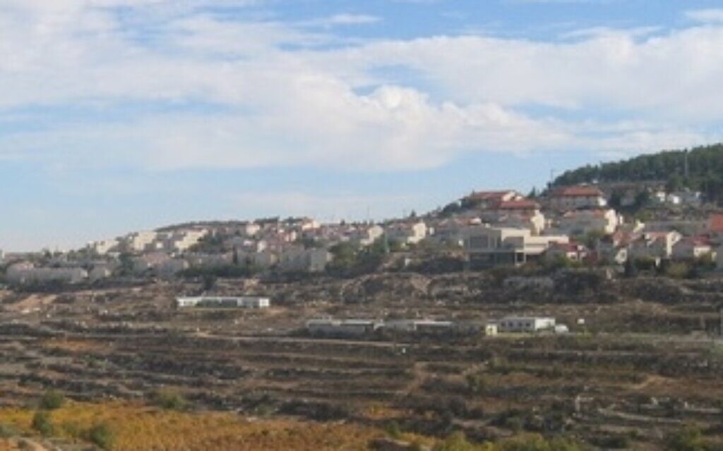 Efrat (Wikipedia/ Author:  Tewfik / Source:  Faigl.ladislav /(CC BY 1.0) https://creativecommons.org/licenses/by/1.0/legalcode)