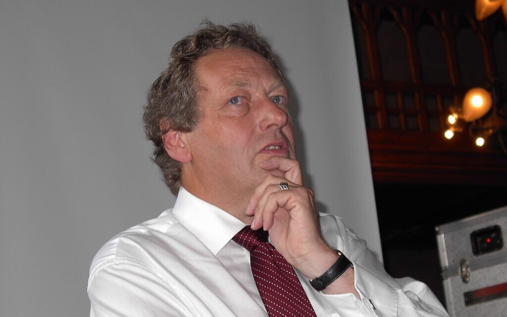 Professor John Ashton in 2005 (Credit: Rathfelder - Own work, www.commons.wikimedia.org/w/index.php?curid=38760453)