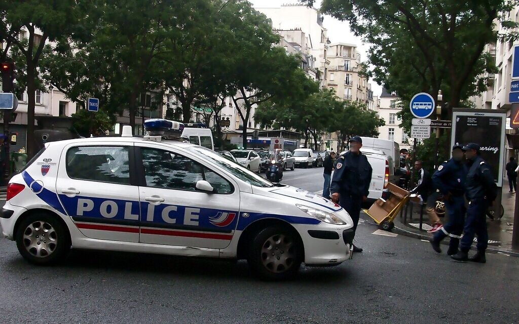 Vehicle of Paris Police Prefecture. (Wikipedia/Author	Kevin.B/ Attribution-ShareAlike 3.0 Unported (CC BY-SA 3.0)  /  https://creativecommons.org/licenses/by-sa/3.0/legalcode)