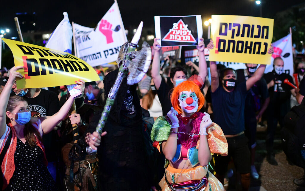 Self-employed from hospitality, tourism and arts industries protest at Rabin Square in Tel Aviv, calling for financial support from the Israeli government on July 11, 2020. Photo by: Tomer Neuberg-JINIPIX