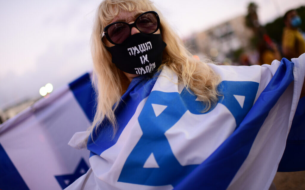 Self-employed from hospitality, tourism and arts industries protest at Rabin Square in Tel Aviv, calling for financial support from the Israeli government on July 11, 2020. Photo by: Tomer Neuberg-JINIPIX