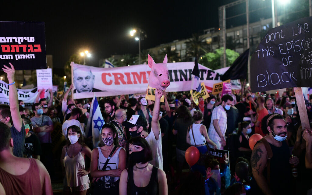 Self-employed from hospitality, tourism and arts industries protest at Rabin Square in Tel Aviv, calling for financial support from the Israeli government on July 11, 2020. Photo by: Tomer Neuberg-JINIPIX