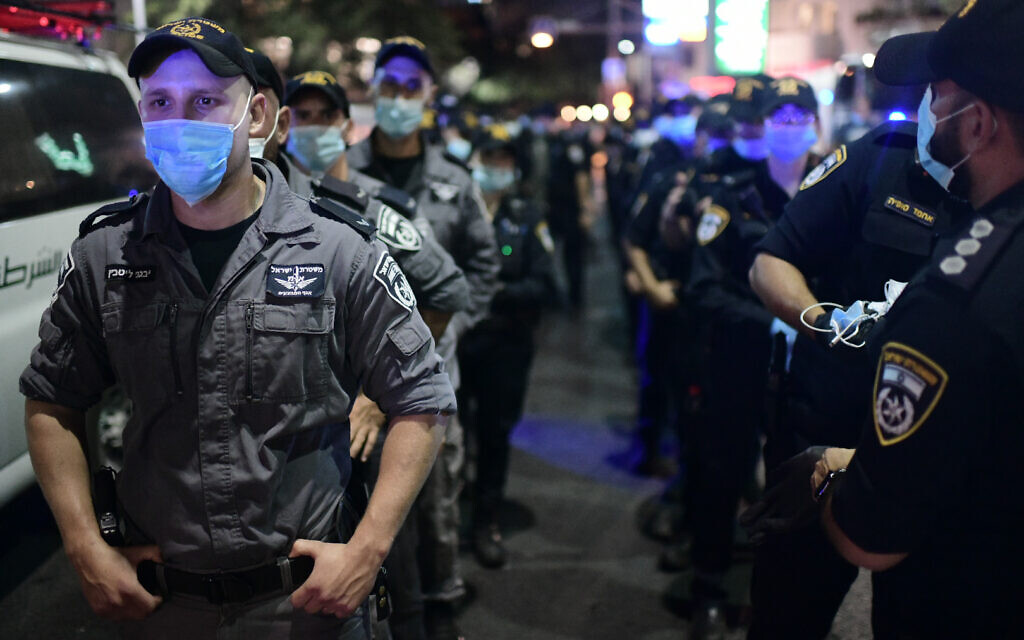 Israeli police during a Covid protest in  Tel Aviv in July, 2020. Photo by: Tomer Neuberg-JINIPIX
er along the line.