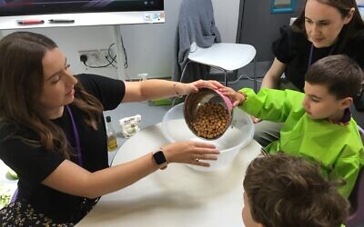 Participants making hummus at the Gesher School Kodesh Enrichment Week - A Sensory Shabbat and Israel Experience, one of over 25 summer programmes backed by UJIA.