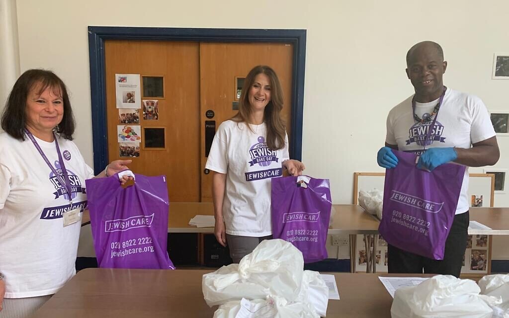 Jewish Care trustee Gayle Klein with chef Tony Vernon and Jewish Care staff member Ilana Scott ready to deliver Meals on wheels and Great Jewish Bake Day treats