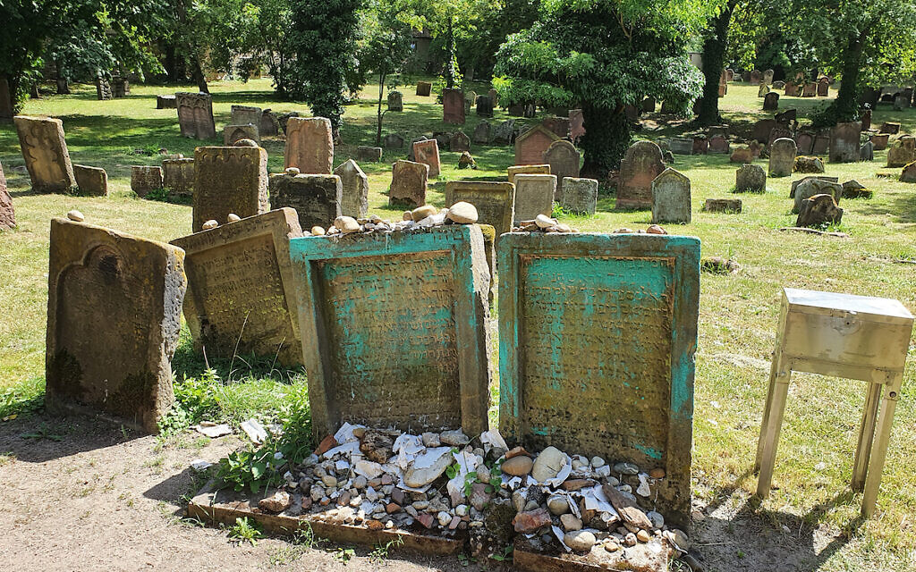 Vandalised grave stones of the honoured Meir of Rothenburg and Alexander ben Salomon Wimpfen.
 (Credit: Stadt Worms)