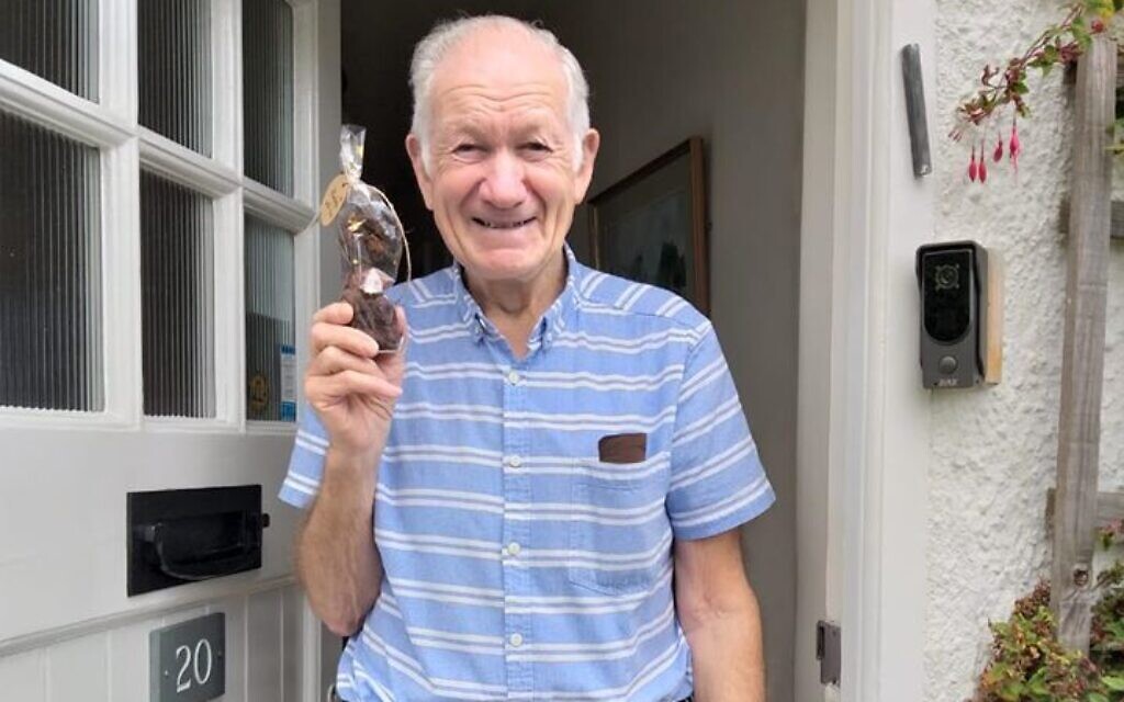 Maurice receives cake on his doorstep on the Great Jewish Bake Day