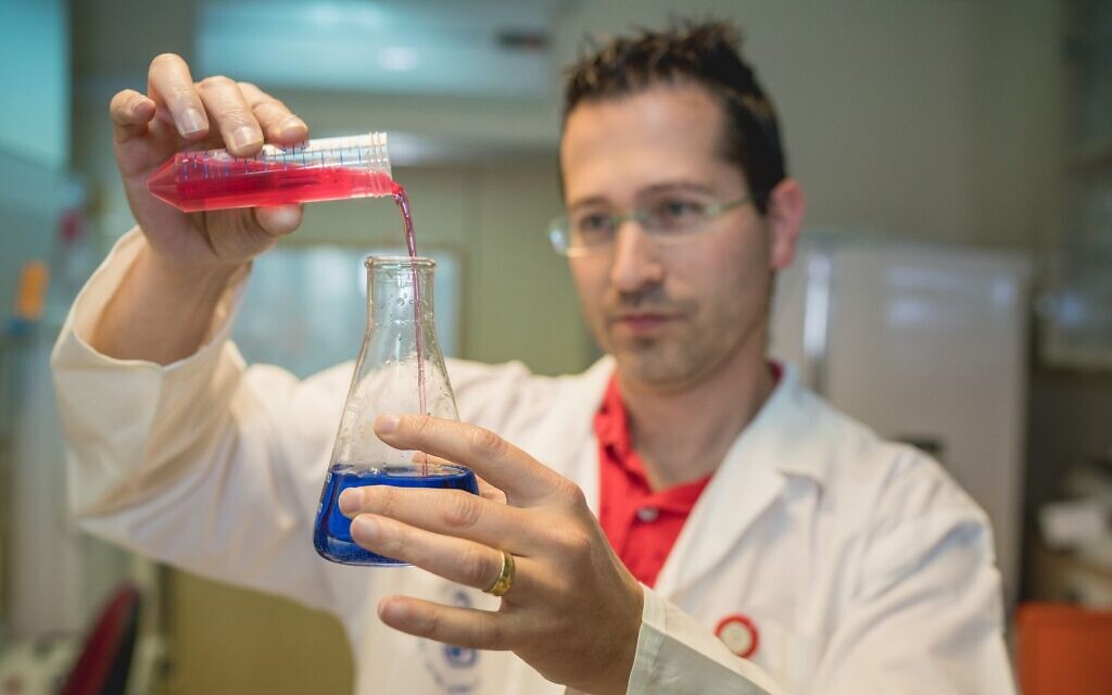 Israeli researchers trial new blood filtering cancer treatment Jewish