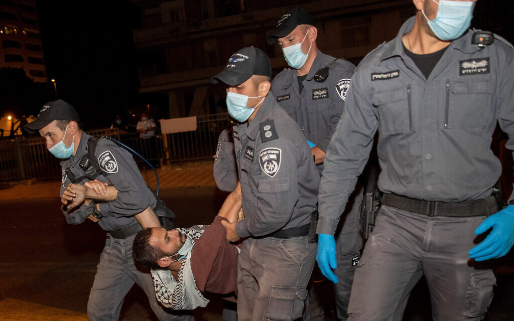 Israelis protest against Israeli prime minister Benjamin Netanyahu outside Prime Minister Netanyahu's official residence in Jerusalem on August 01, 2020. Photo by: JINIPIX Israelis protest against Israeli prime minister Benjamin Netanyahu outside Prime Minister Netanyahu's official residence in Jerusalem on August 01, 2020. Photo by: JINIPIX