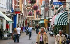 Kleine Houtstraat street in Haarlem, Netherlands. (Wikipedia/Author Marek Ślusarczyk (Tupungato) Photo gallery/ www.microstock.pl/Attribution 3.0 Unported (CC BY 3.0)) Kleine Houtstraat street in Haarlem, Netherlands. (Wikipedia/Author Marek Ślusarczyk (Tupungato) Photo gallery/ www.microstock.pl/Attribution 3.0 Unported (CC BY 3.0))