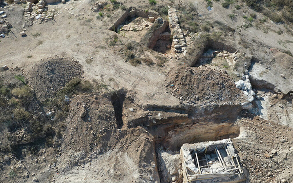 The farm with the ritual bath (lower right). Photo: Abd Ibrahim/Israel Antiquities Authority.