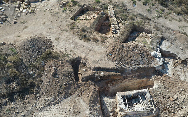 The farm with the ritual bath (lower right). Photo: Abd Ibrahim/Israel Antiquities Authority.