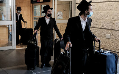 Strictly-Orthodox travellers arrive at Tel Aviv's Ben Gurion International Airport   (Credit Image: © Nir Alon/ZUMA Wire)