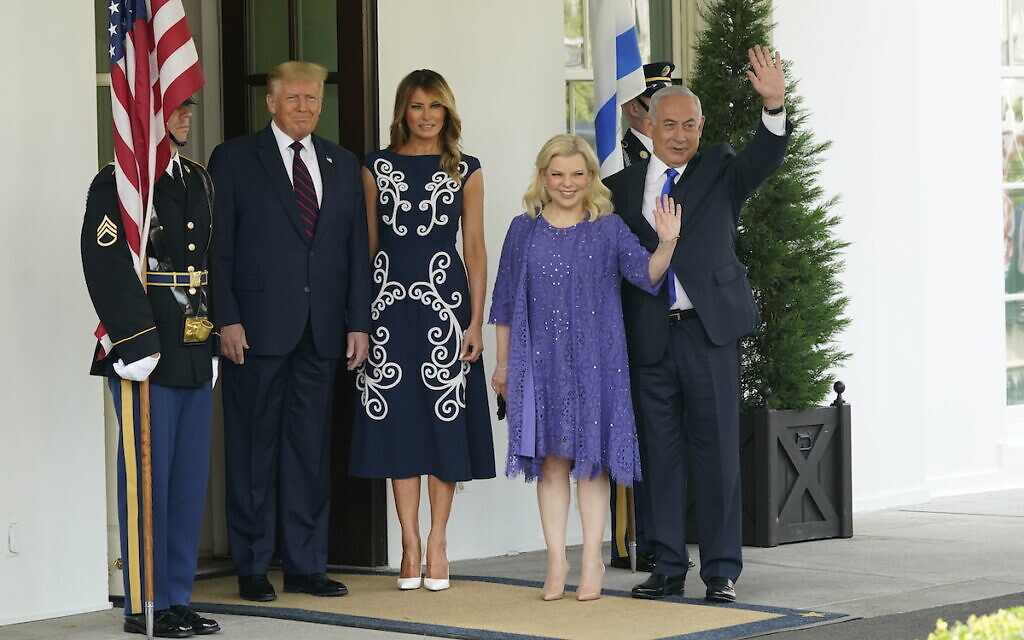 United States President Donald J. Trump and first lady Melania Trump welcomes Prime Minister Benjamin Netanyahu of Israel, and his wife Sara, to the White House in Washington, DC on Tuesday, September 15, 2020. Netanyahu is in Washington to sign the Abraham Accords, a peace treaty with the State of Israel.
Credit: Chris Kleponis / Pool via CNP | usage worldwide