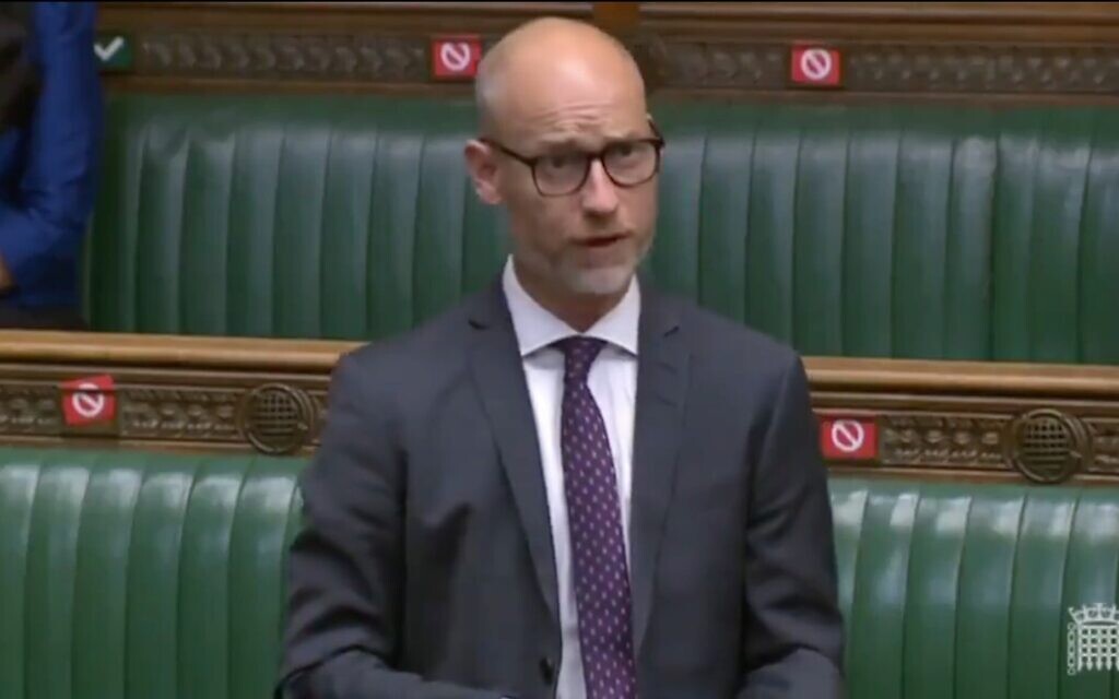 Stephen Kinnock speaking in the Commons