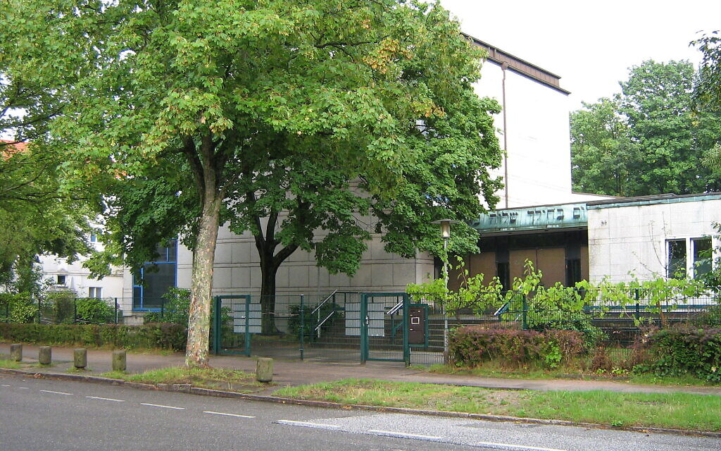 The Hohe Weide Synagogue in Hamburg, Germany. (Wikimedia Commons/Author	Catrin/Attribution-ShareAlike 3.0 Unported (CC BY-SA 3.0)
/https://creativecommons.org/licenses/by-sa/3.0/legalcode)