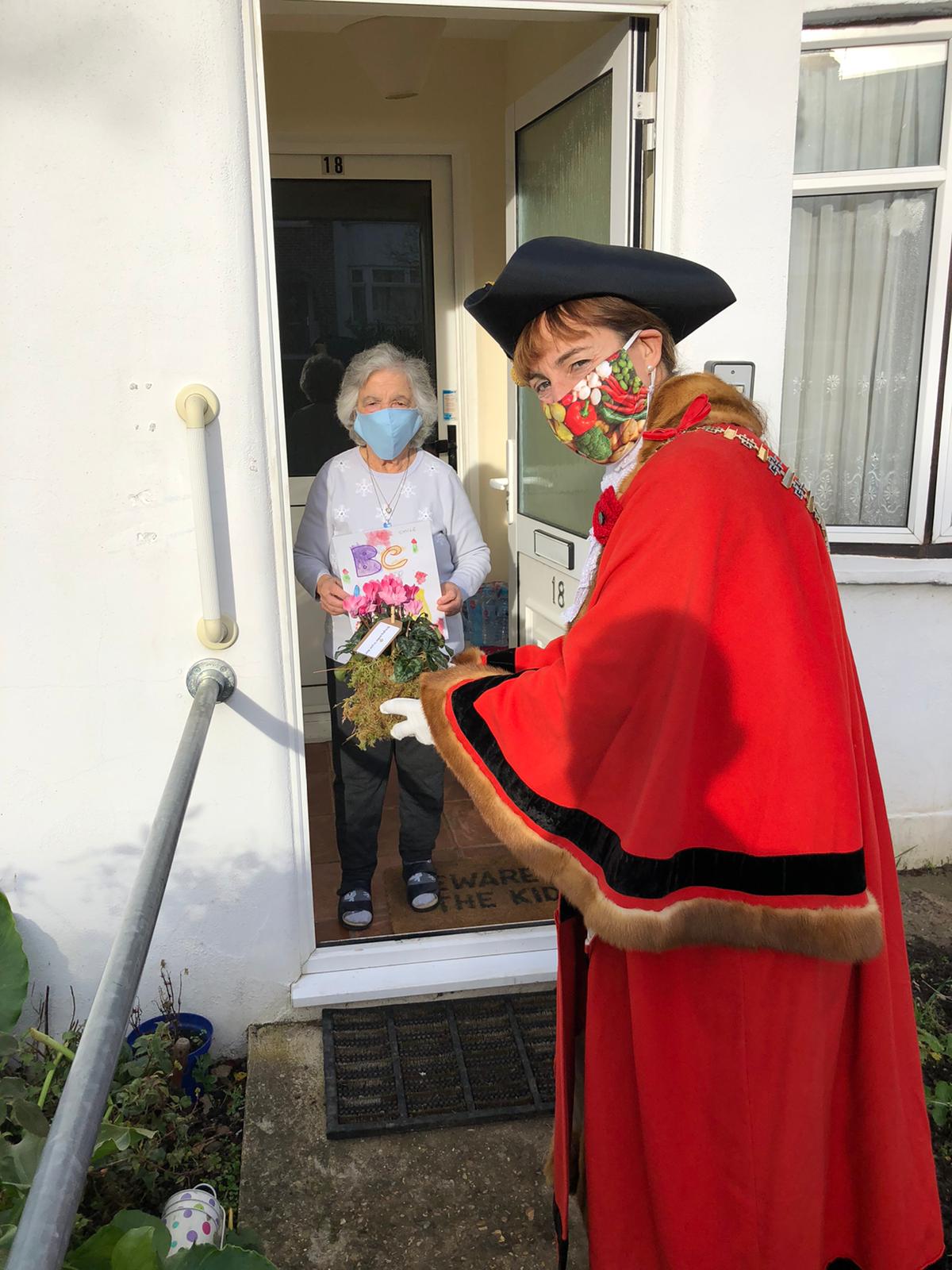 Barnet Mayor Caroline Stock takes part in Bringing Smiles To Your Door campaign with Age UK delivery