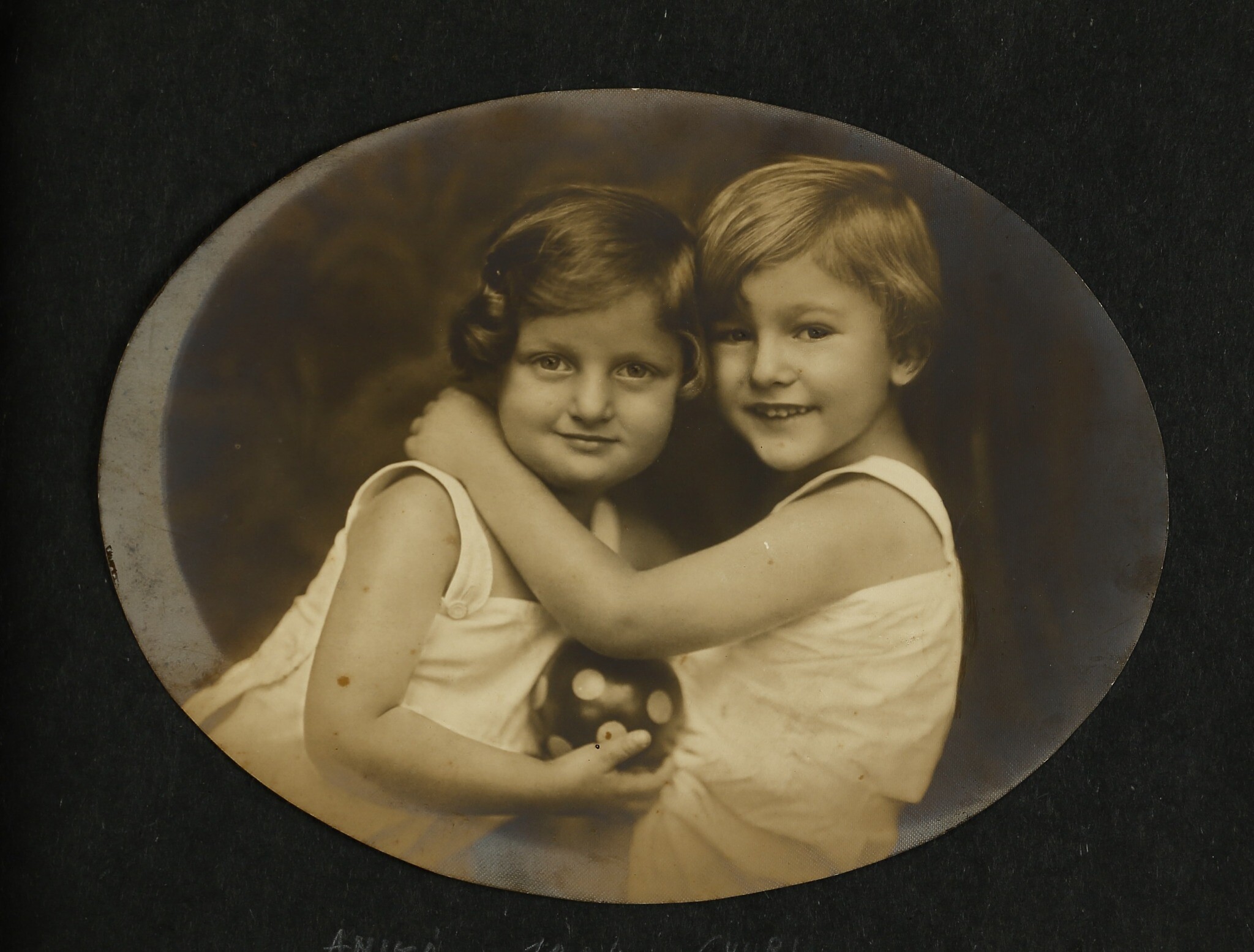 Hannah and Giora Senesh (Szenes), 1924